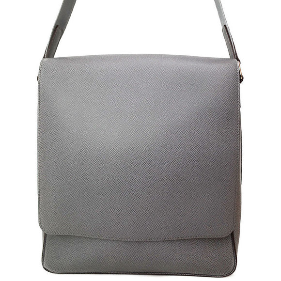 Louis Vuitton Taiga Milo Shoulder Bag - Picture 1 of 8